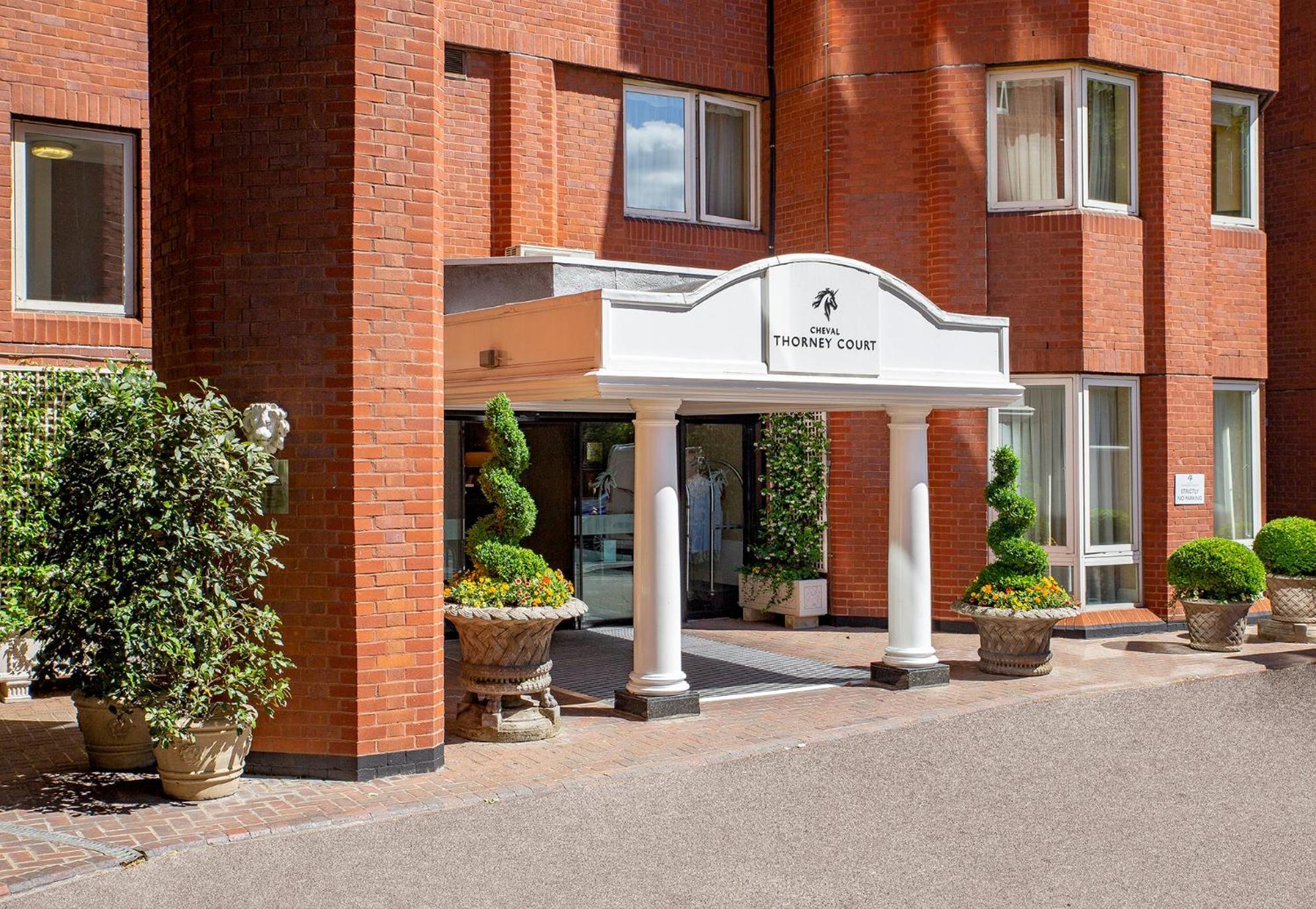 Cheval Thorney Court At Hyde Park Aparthotel London Bagian luar foto