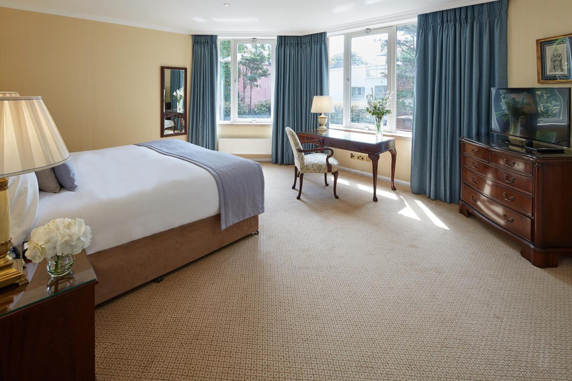 Cheval Thorney Court At Hyde Park Aparthotel London Bagian luar foto