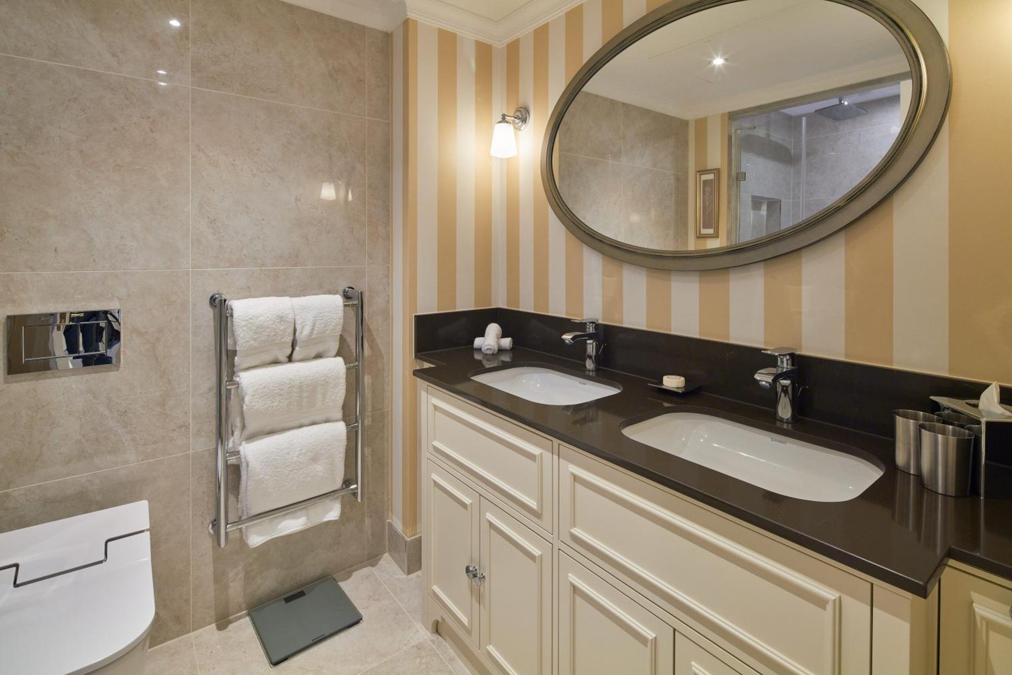 Cheval Thorney Court At Hyde Park Aparthotel London Bagian luar foto