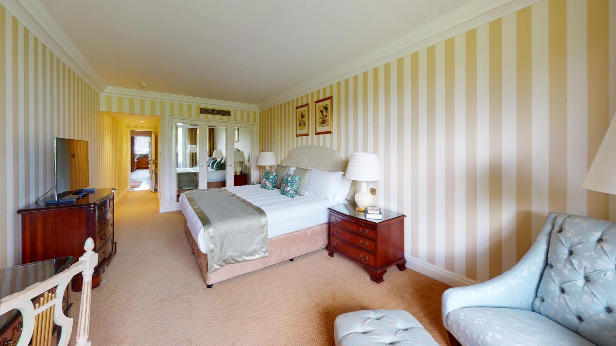 Cheval Thorney Court At Hyde Park Aparthotel London Bagian luar foto