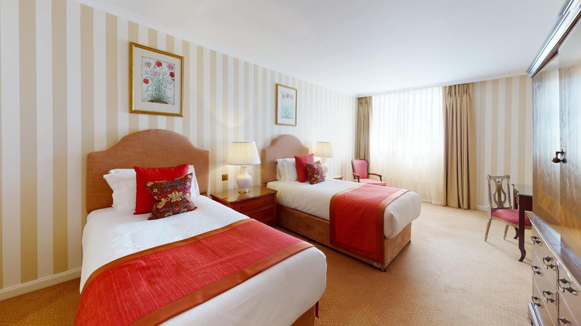 Cheval Thorney Court At Hyde Park Aparthotel London Bagian luar foto