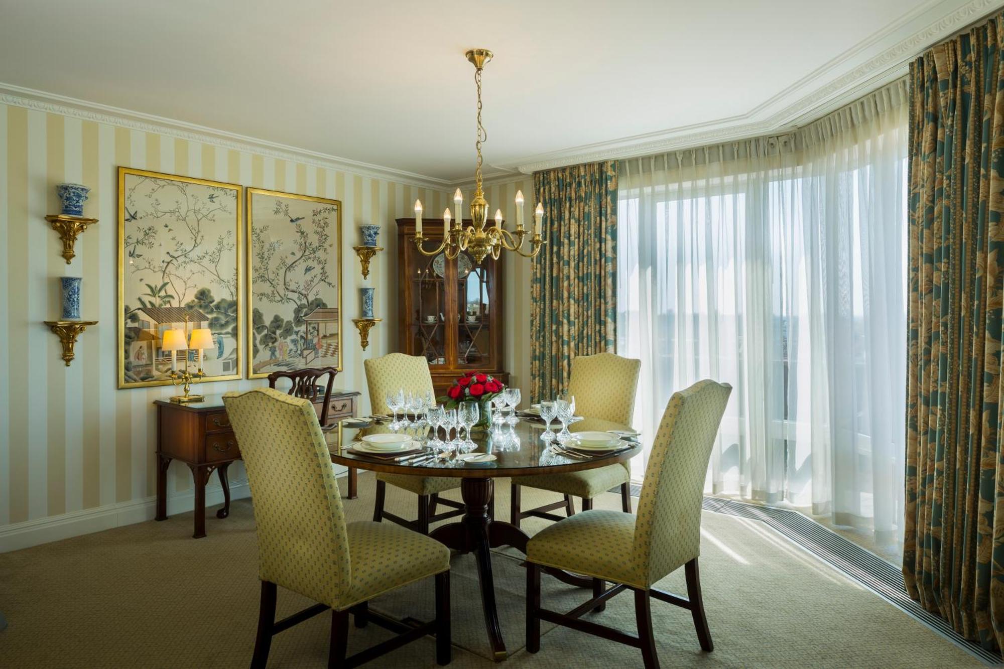 Cheval Thorney Court At Hyde Park Aparthotel London Bagian luar foto